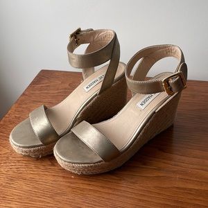 Steve Madden metallic sandals (seaside)